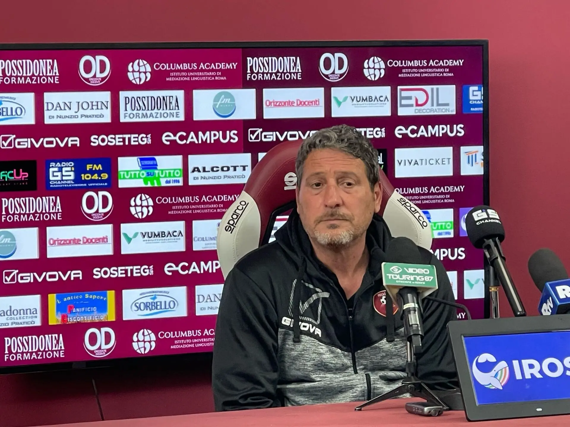 Oggi l'annuncio ufficiale: Trocini resta alla guida della Reggina