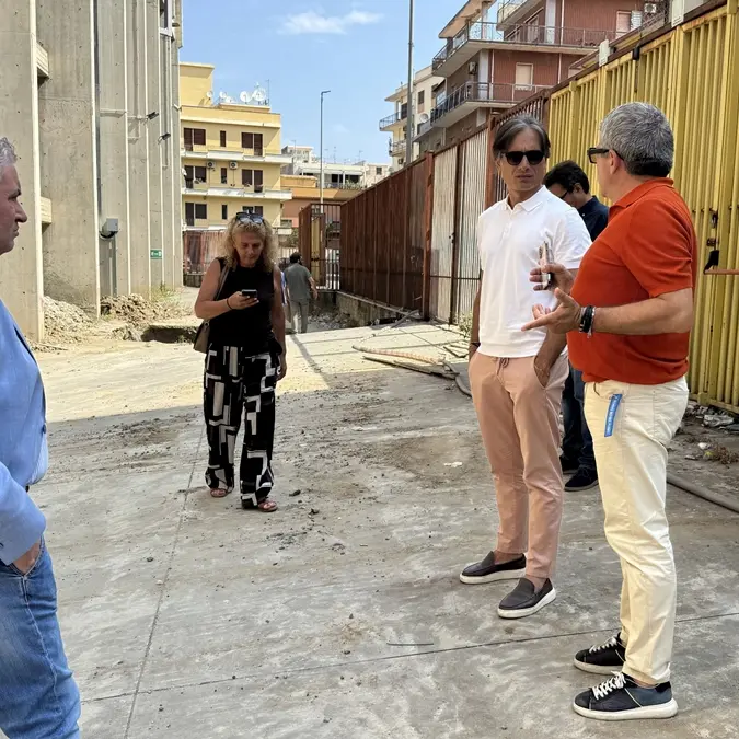 Reggio, sopralluogo del Comune allo stadio Oreste Granillo per i lavori sul nuovo impianto di illuminazione
