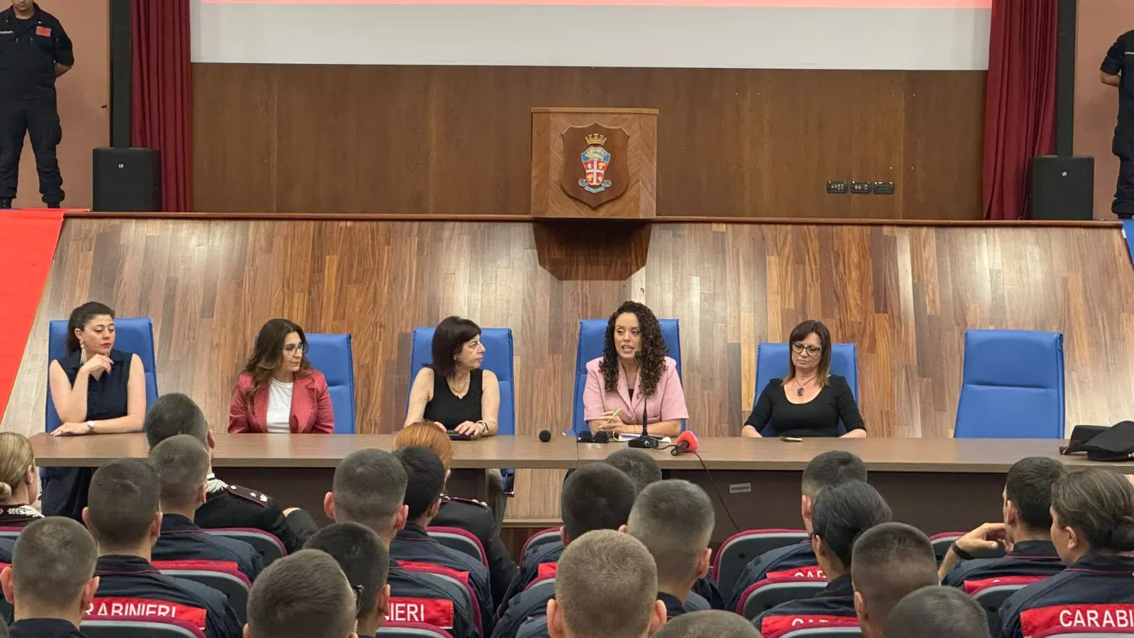 Oltre la divisa: contro la violenza sulle donne si insegnano accoglienza e umanità alla Scuola Allievi Carabinieri di Reggio