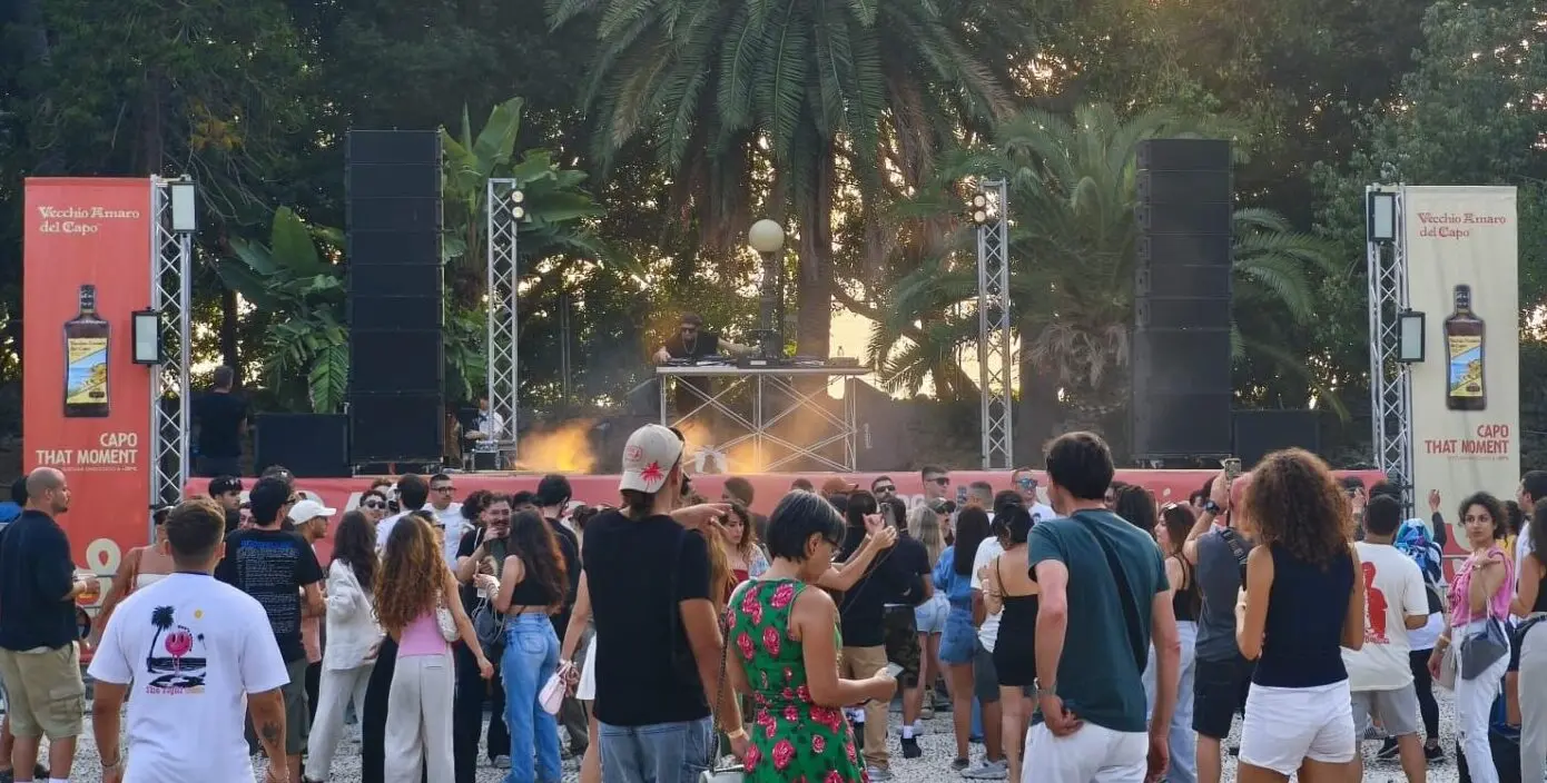 Reggio risponde alla chiamata di Ausonia Fest: la Villa Comunale rivive tra musica, artigianato e spazio pubblico - FOTO