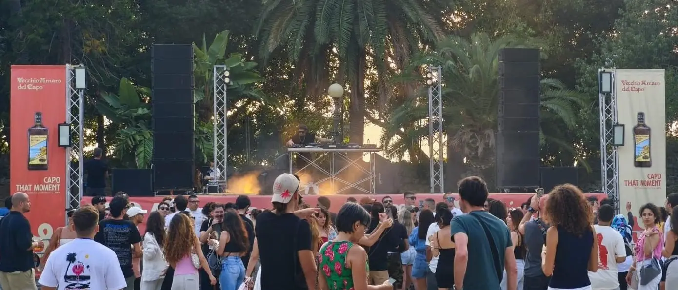 Reggio risponde alla chiamata di Ausonia Fest: la Villa Comunale rivive tra musica, artigianato e spazio pubblico - FOTO