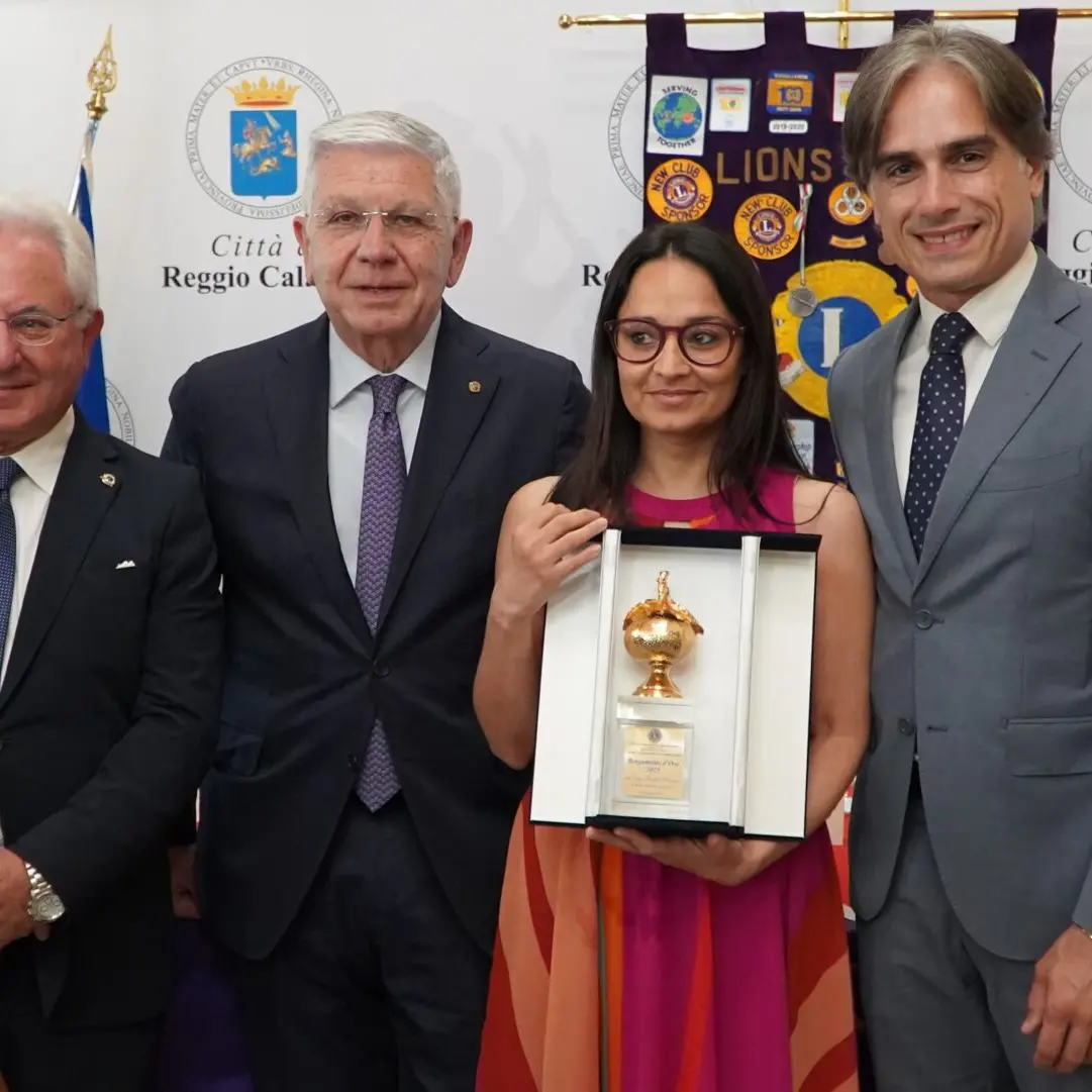 Il “Bergamotto d’Oro” del Lions Club alla scrittrice Rosella Postorino, Falcomatà: «Una scelta che onora Reggio»