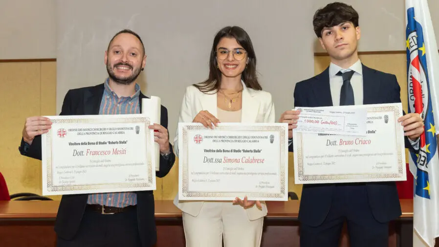 I neo medici reggini vincitori della borsa di studio \"Roberto Stella\"