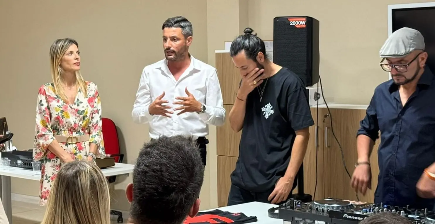 Reggio, al via il laboratorio musicale al centro giovanile di Galleria Zaffino: «Tramonto, inclusione e creatività»