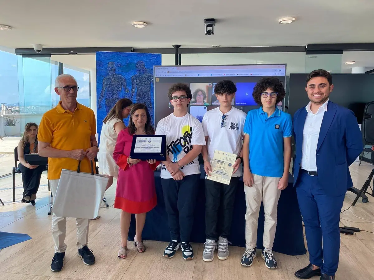 Reggio, istituto Carducci - Da Feltre protagonista al concorso nazionale “Accendiamo le Stelle”