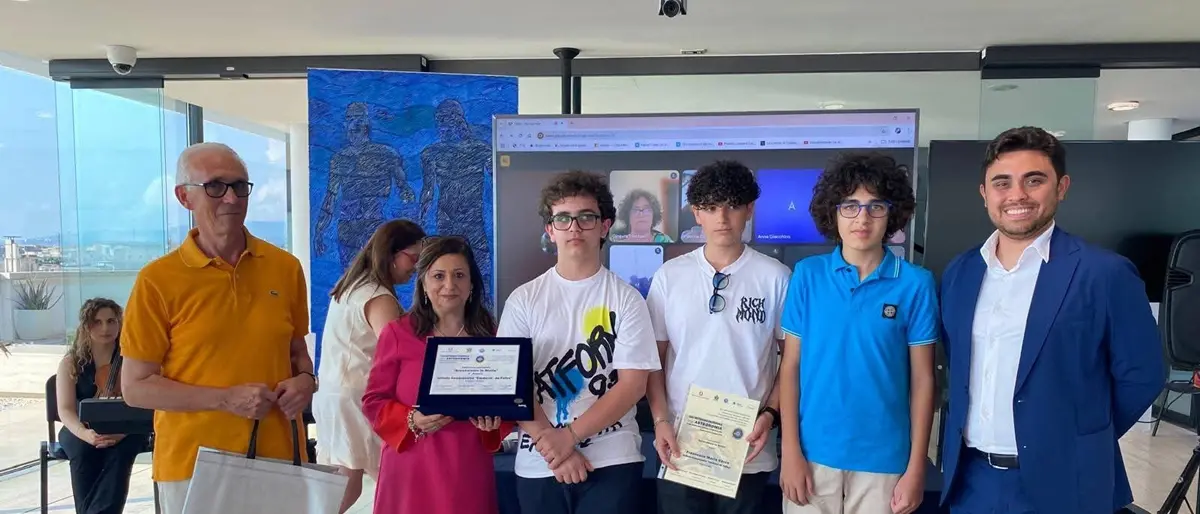Reggio, istituto Carducci - Da Feltre protagonista al concorso nazionale “Accendiamo le Stelle”