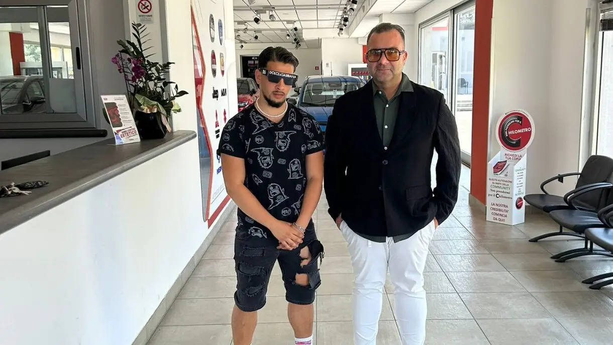 Gioia Tauro, Ossama Benkhalqui da calciatore a cantante: «Inno al riscatto»