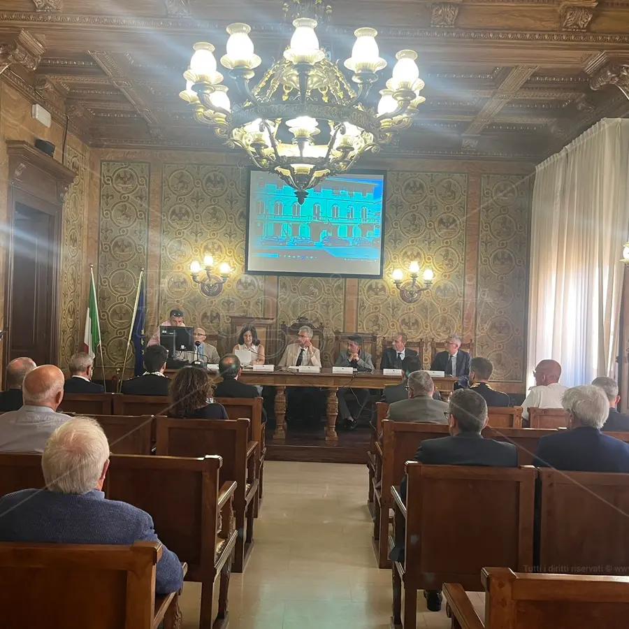 ECONOMIA | Avanti “adagio”, trainata dal settore terziario la crescita a Reggio tra il 2003 e il 2023: i dati del centro studi Tagliacarne - VIDEO