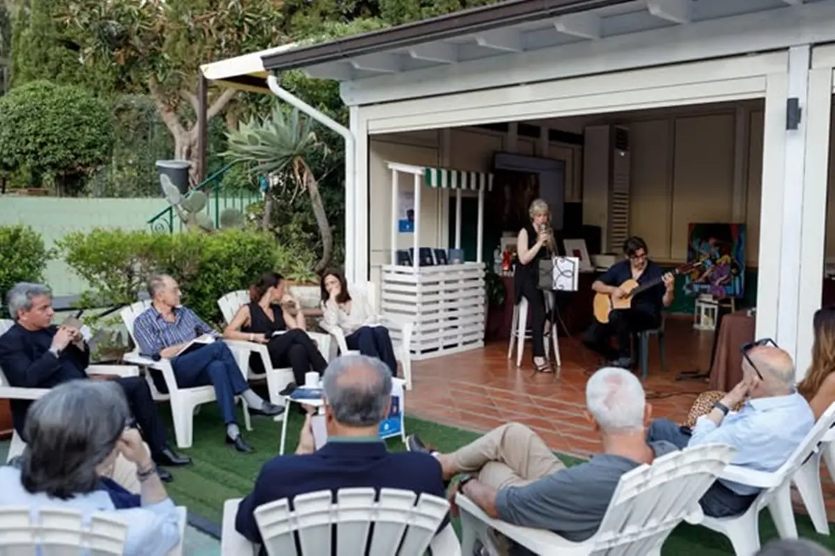 Reggio, al circolo Polimeni la presentazione de \"L'amore e le sue forme\" di Demetrio Mannino