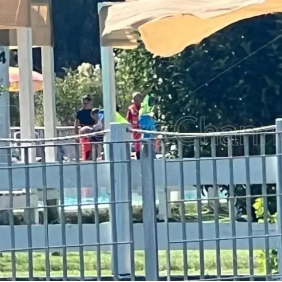 Bambina di 8 anni muore annegata nella piscina del Parco acquatico di Rende