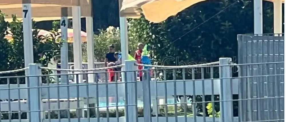 Bambina di 8 anni muore annegata nella piscina del Parco acquatico di Rende
