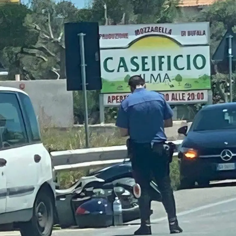 Caulonia, scontro tra auto e moto sulla 106, grave un motociclista