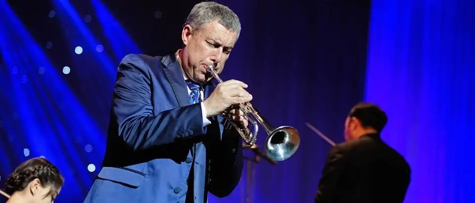 Deviazioni in arte e musica a Bagnara Calabra: \"La tromba del Cinema – Omaggio a Ennio Morricone\" con Nello Salza