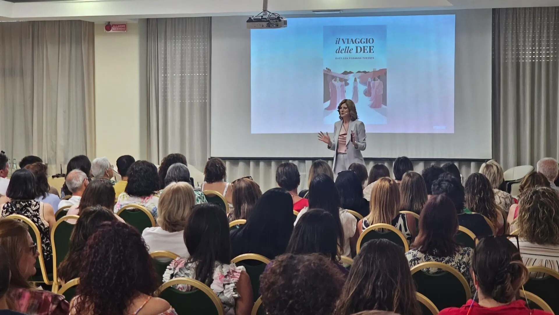 “Un viaggio di emozioni”: il nuovo libro di Rosanna Parente commuove il pubblico e dà voce al lato invisibile della nutrizione