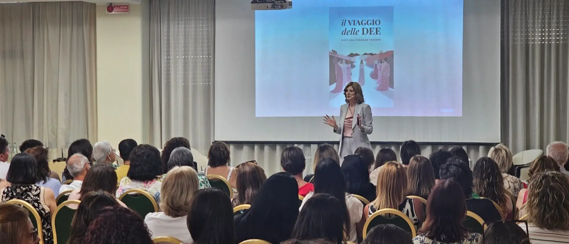 “Un viaggio di emozioni”: il nuovo libro di Rosanna Parente commuove il pubblico e dà voce al lato invisibile della nutrizione