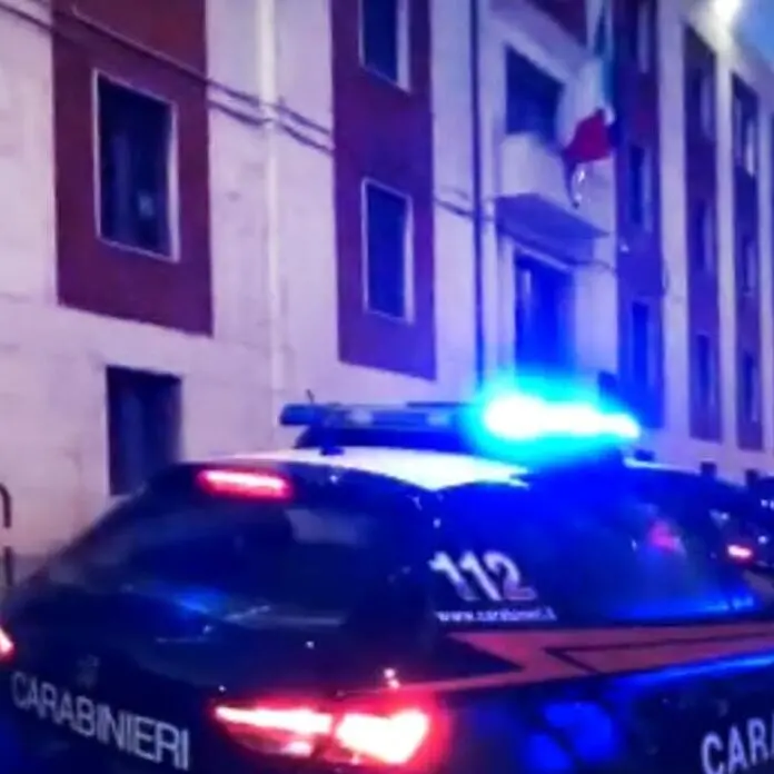 Reggio, ignora divieto di avvicinamento all'ex compagna e braccialetto elettronico: arrestato