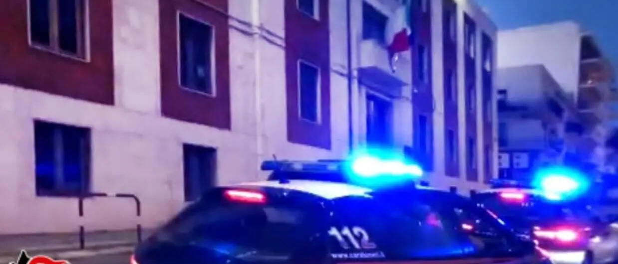 Reggio, ignora divieto di avvicinamento all'ex compagna e braccialetto elettronico: arrestato