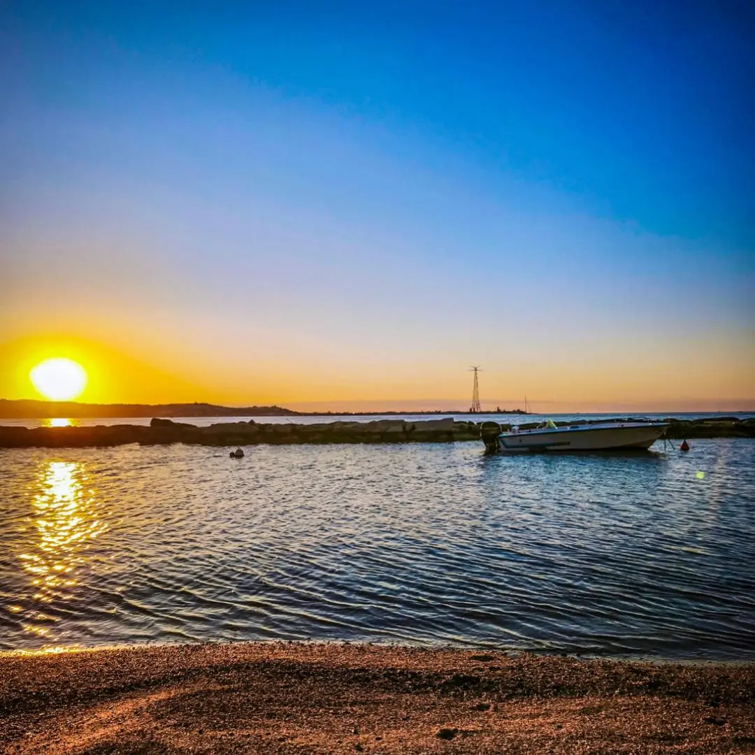 LA FOTO DEL GIORNO | Fermo immagine sullo Stretto