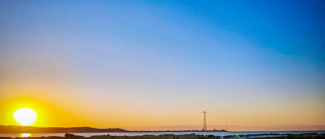 LA FOTO DEL GIORNO | Fermo immagine sullo Stretto