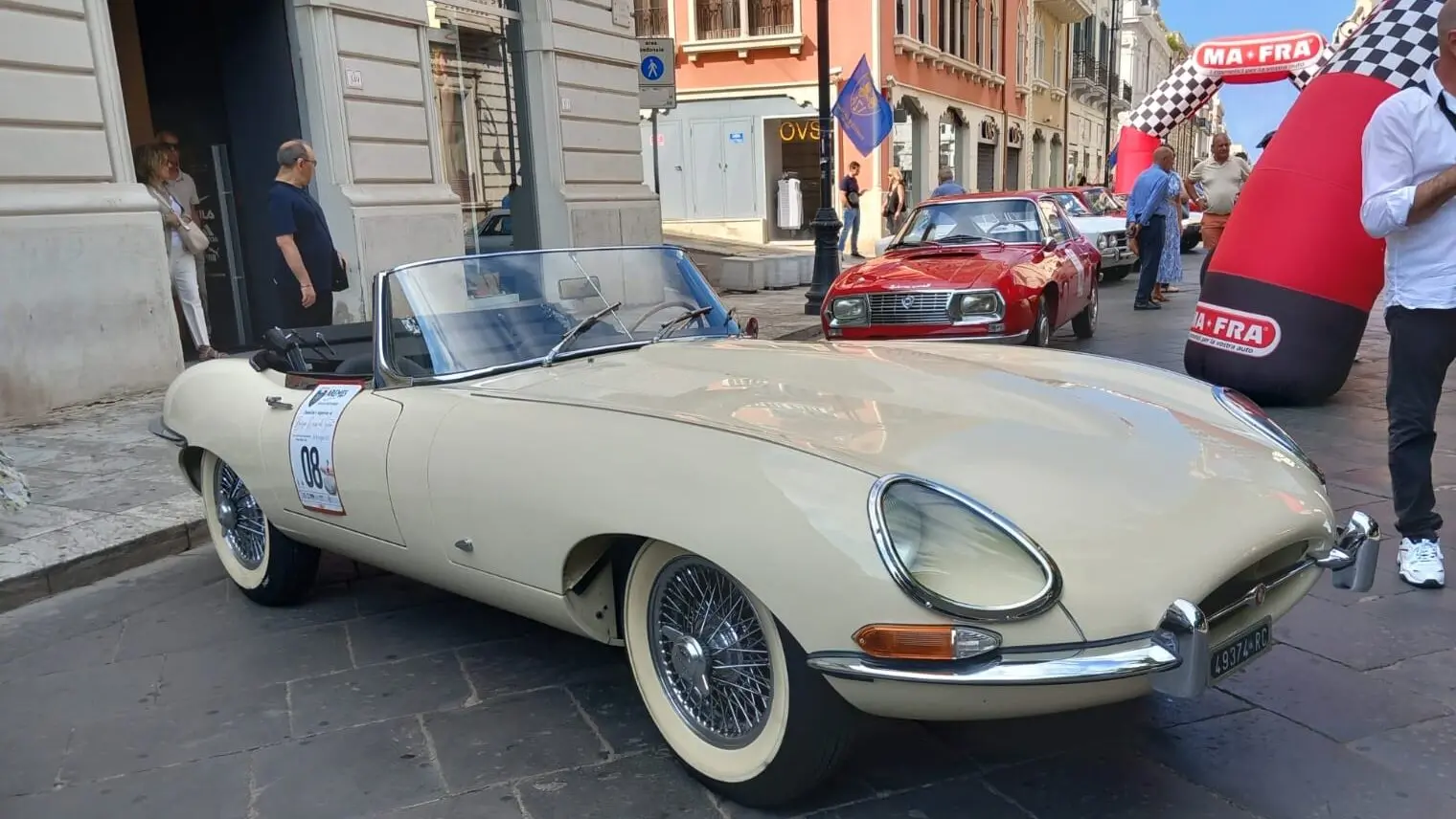 Reggio, auto d’epoca e supercar: la due giorni del Club Aremes conquista la costa tirrenica