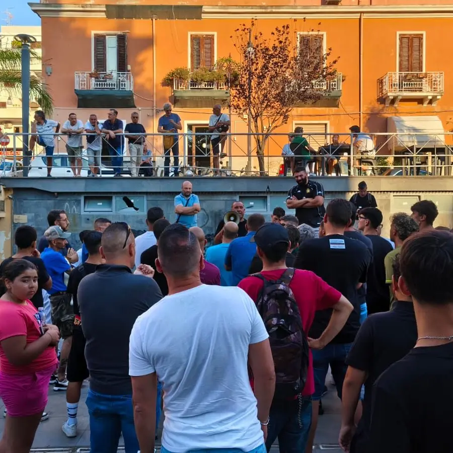 La nostra maglia prima di tutto, i tifosi si mobilitano: «Tre le trattative in corso»