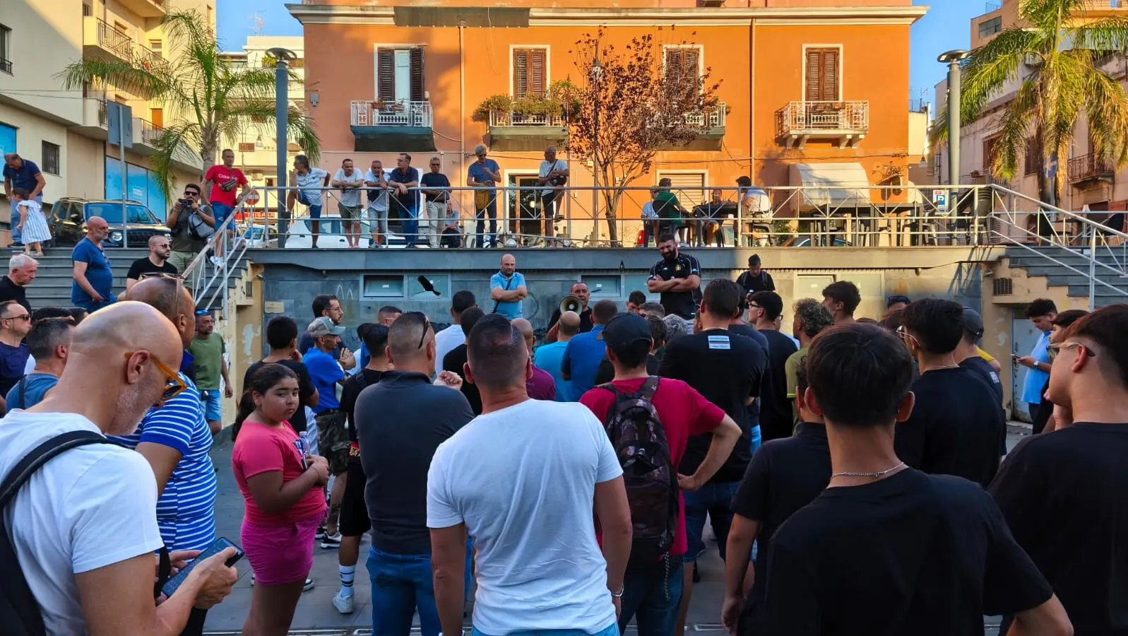 La nostra maglia prima di tutto, i tifosi si mobilitano: «Tre le trattative in corso»