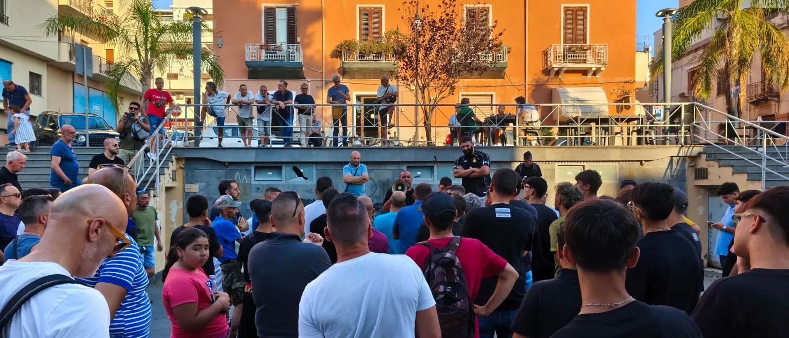 La nostra maglia prima di tutto, i tifosi si mobilitano: «Tre le trattative in corso»
