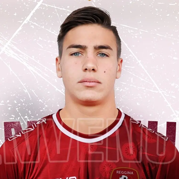 Reggina, in difesa arriva Simone Lanzillotta