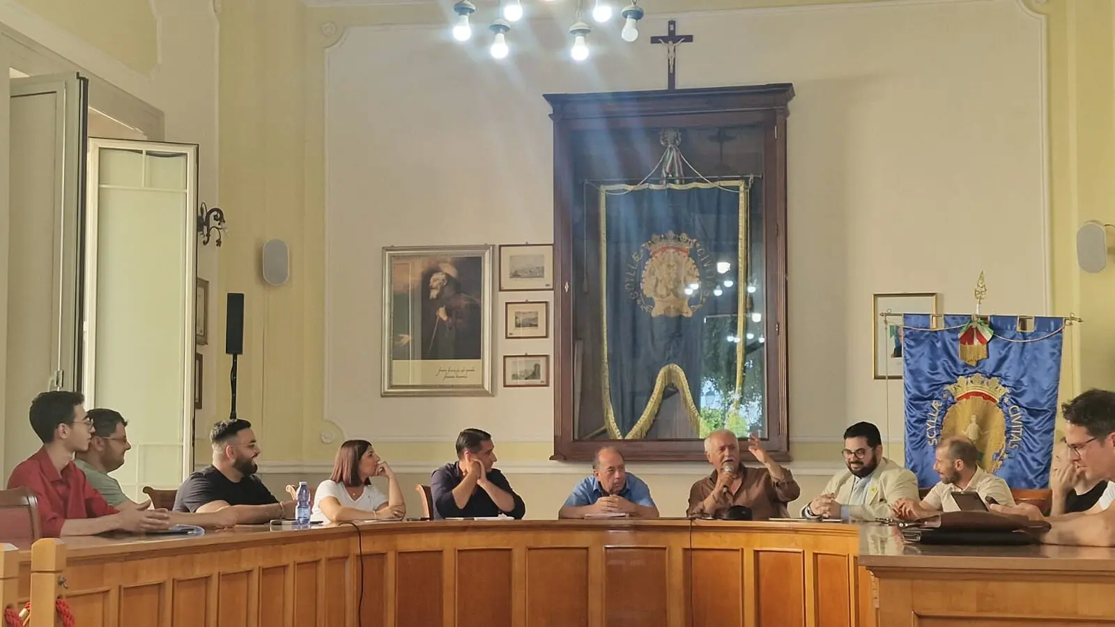 Scilla, la minoranza in Consiglio: «Trasporto scolastico, brand e PNRR: servono diritti, trasparenza e identità»