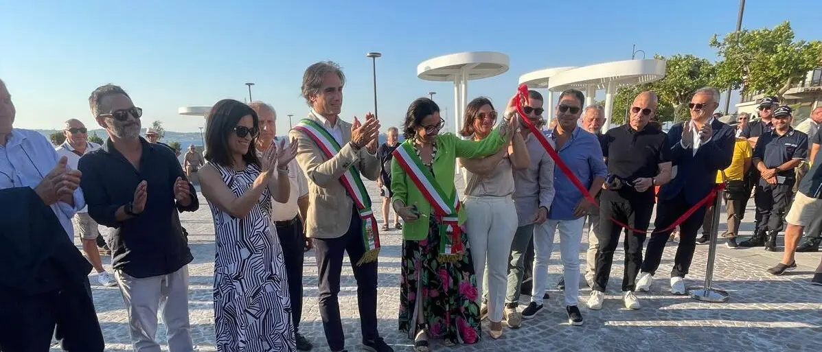 Villa San Giovanni ritrova il suo orizzonte: inaugurata Piazza delle Repubbliche Marinare, simbolo di rinascita urbana e identitaria - FOTO