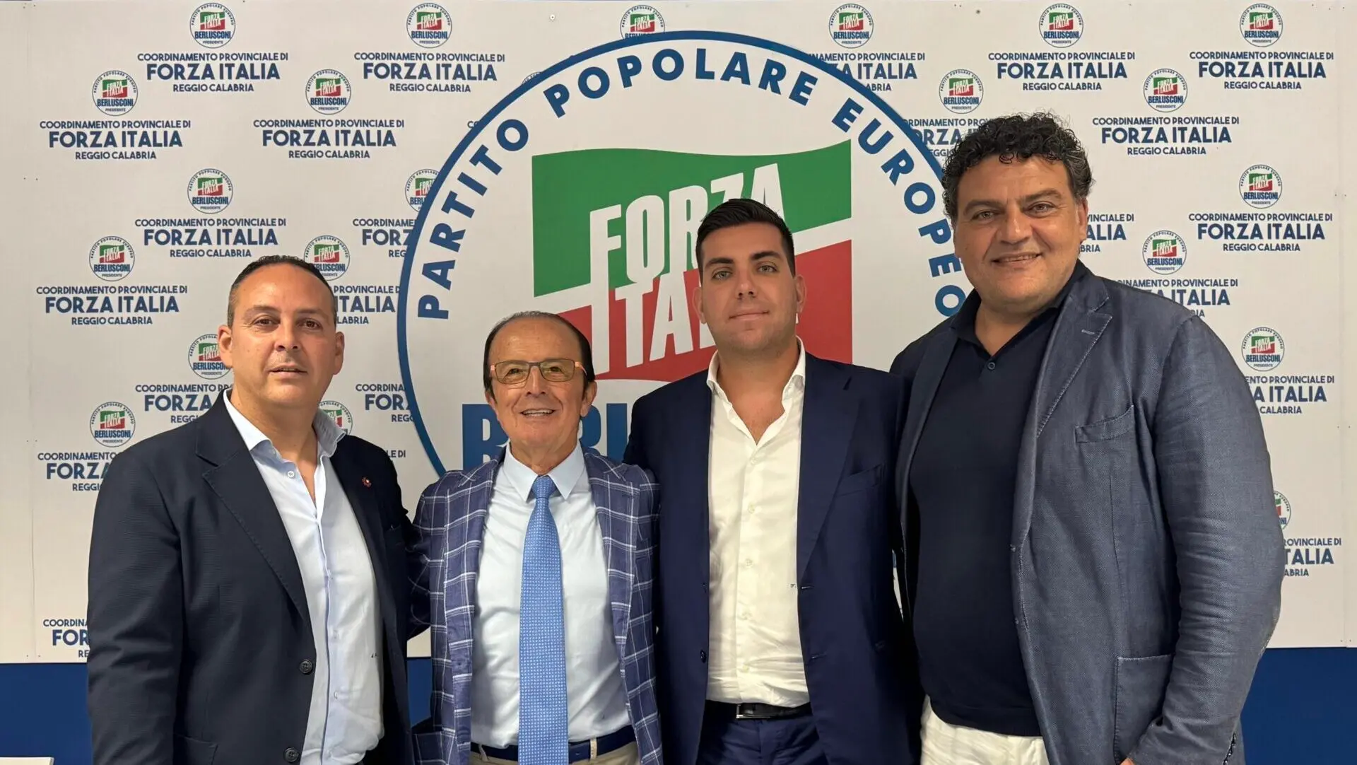 Reggio, Forza Italia contro Brunetti: «Dichiarazioni ridicole, fa da scudo al sindaco peggiore d’Italia»