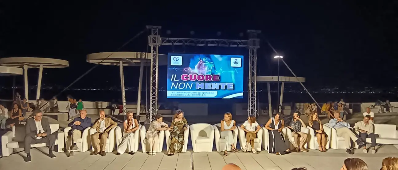\"Il cuore non mente\", A Villa San Giovanni una piazza piena per parlare di salute, ricerca e prevenzione