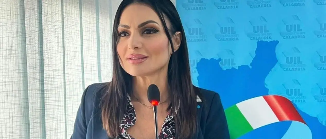 Povertà e lavoro povero, la Calabria fanalino di coda d’Italia. Senese (Uil):\u00A0«Numeri allarmanti, serve una svolta»\n