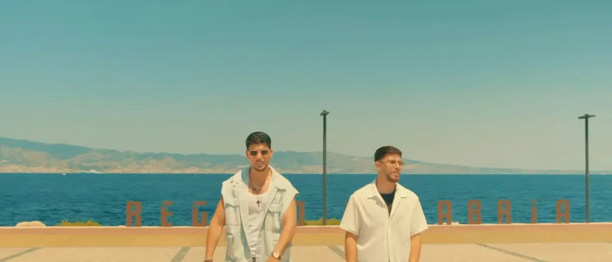 “Portami il Sole”, la canzone Corosmi e Bruno Marino che conquista il web celebrando la Calabria autentica