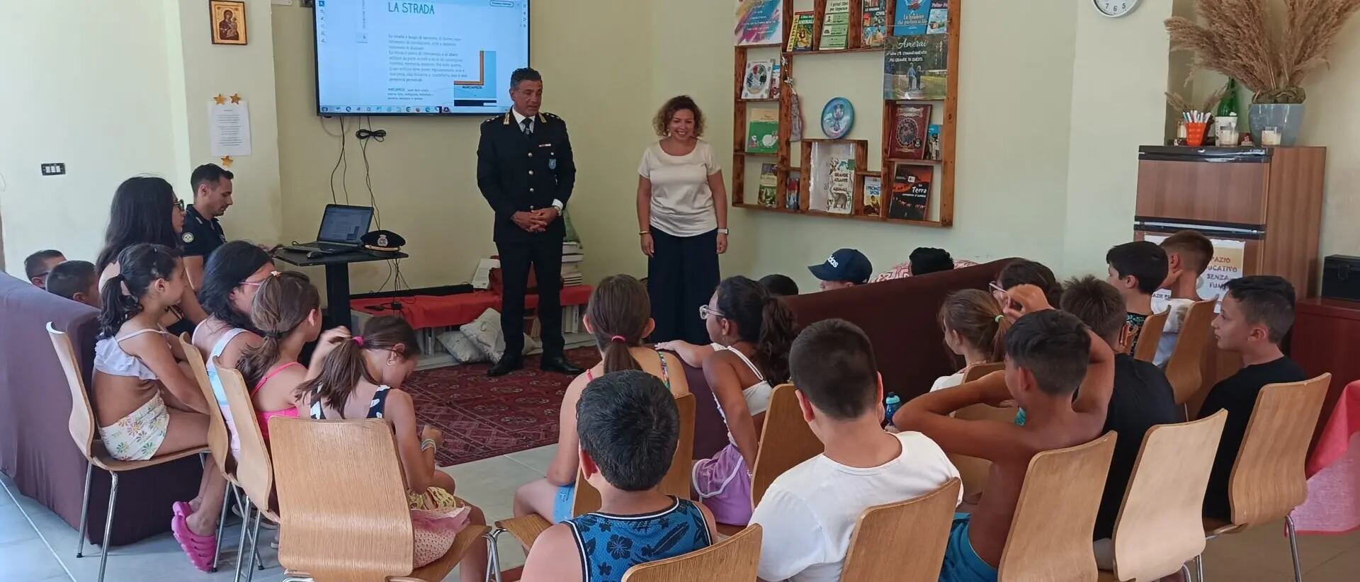 Educazione stradale (anche) d’estate, incontro con i bambini dell’oratorio di Gallico