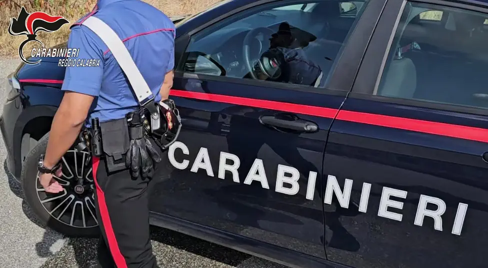 Reggio, controlli in uno stabilimento balneare: lavoratori in nero, cibo non tracciato e violazione sulla sicurezza