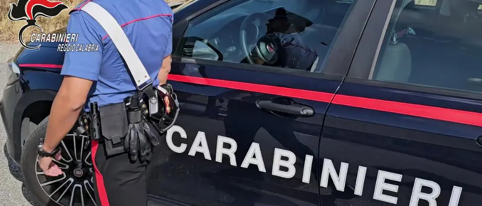 Reggio, controlli in uno stabilimento balneare: lavoratori in nero, cibo non tracciato e violazione sulla sicurezza