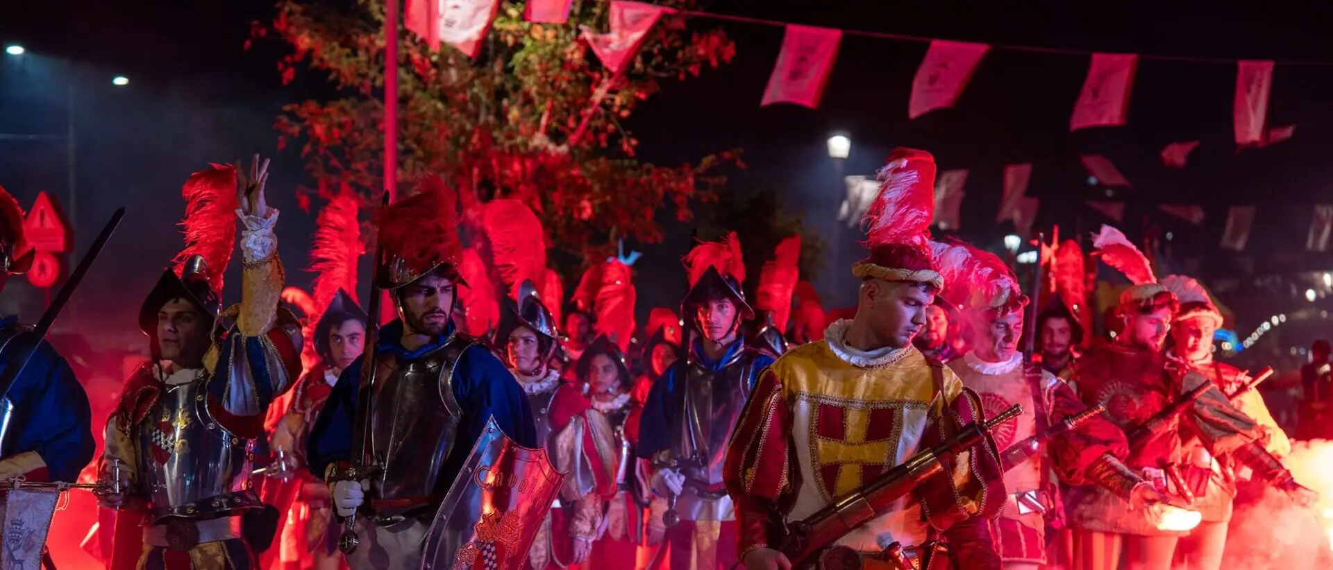 Il Palio Storico delle Contrade riporta Reggio nel Rinascimento: due serate tra giochi d’epoca, cortei e 200 figuranti in costume - FOTO