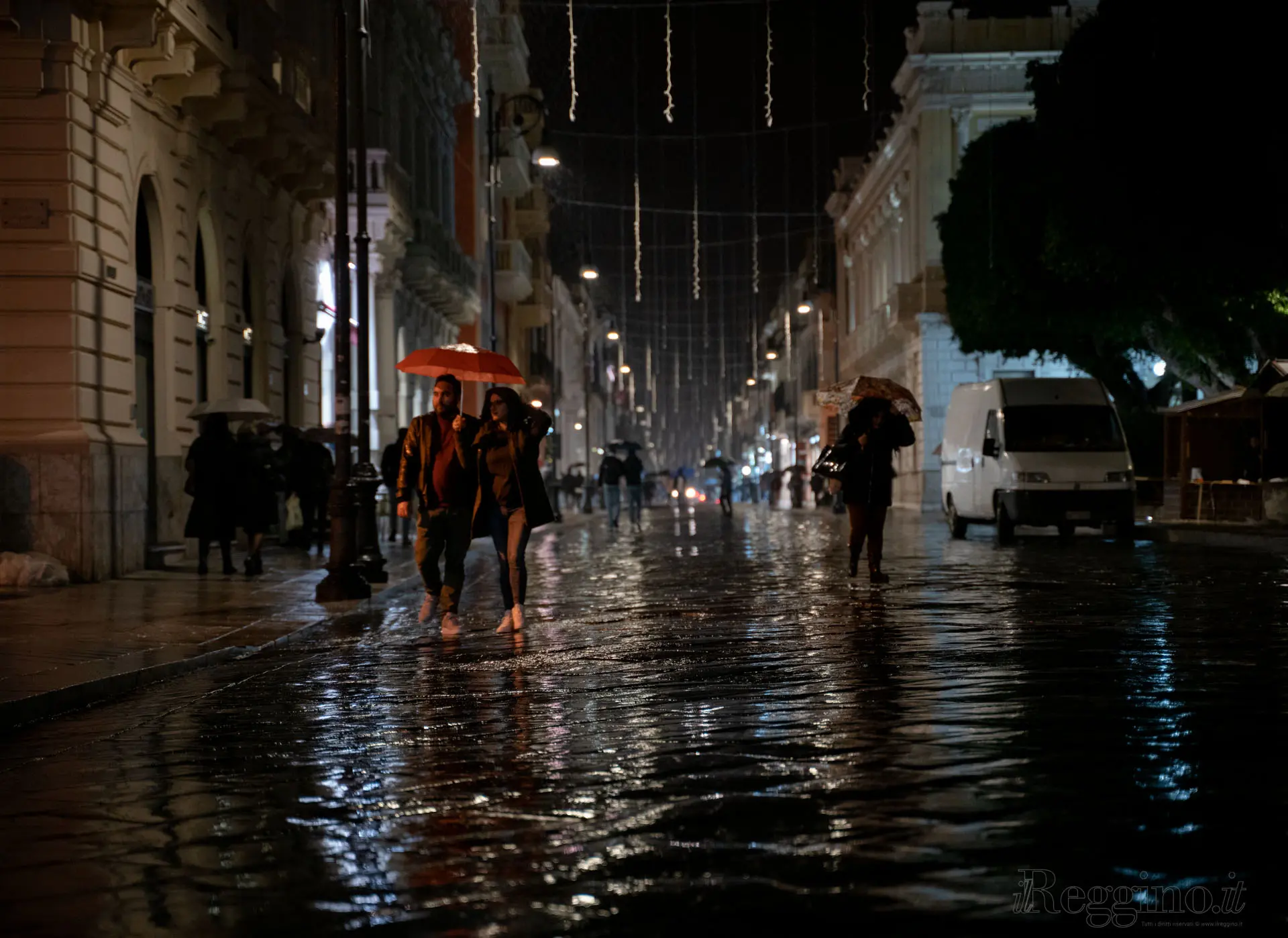 L'OMBRELLO ROSSO