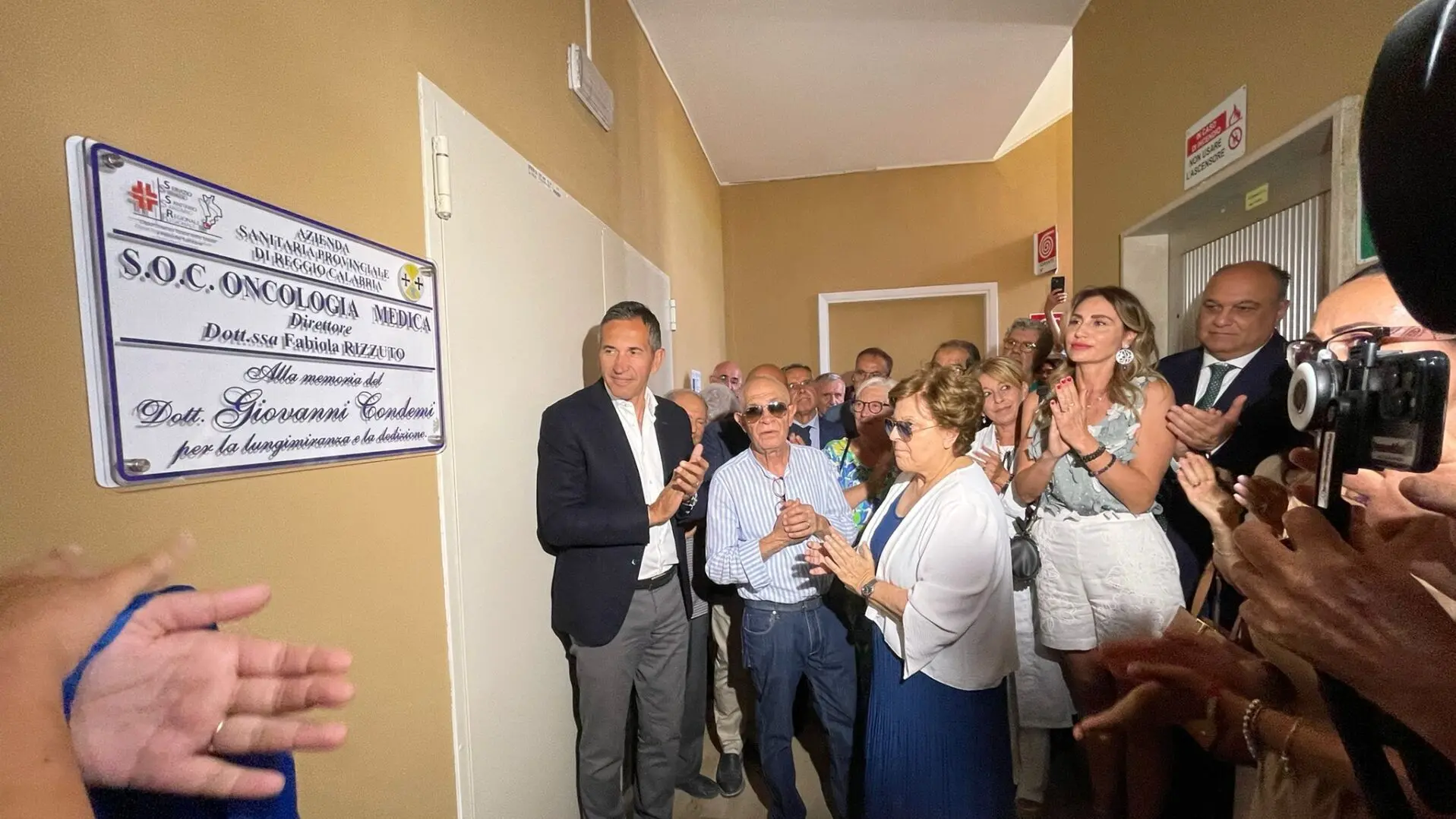 L’Ospedale di Locri rende omaggio all’ex primario Condemi: intitolato a lui il reparto di Oncologia