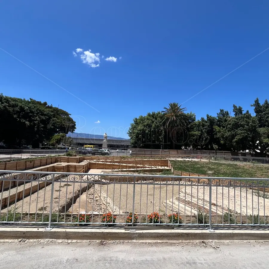 Reggio, rimossi i pannelli intorno agli scavi di piazza Garibaldi: ecco l'anteprima dell'area archeologica - FOTO