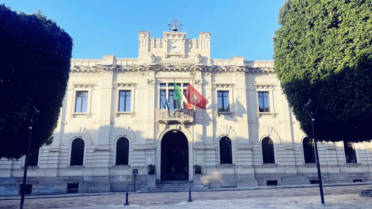 Comune Reggio, pubblicato avviso per la concessione d’uso a titolo oneroso e per finalità commerciali di 4 immobili confiscati