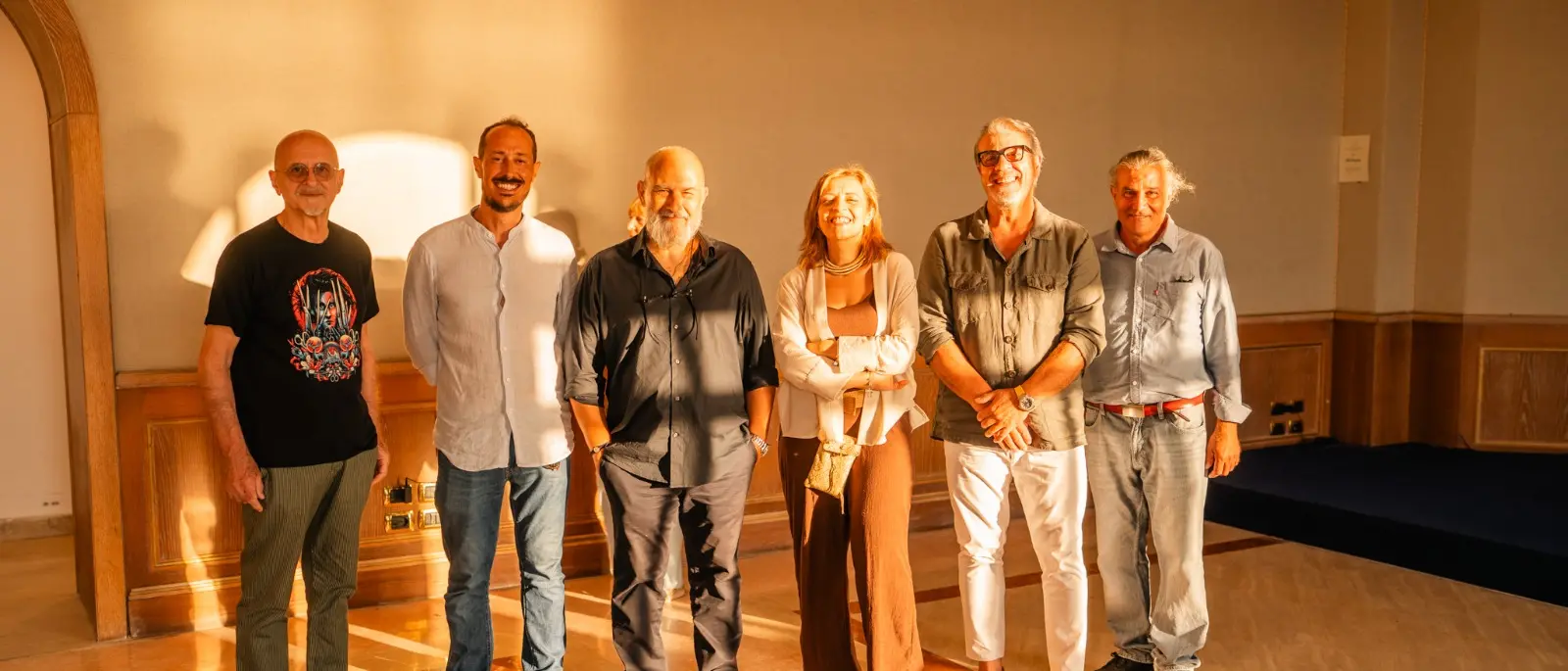 Radici primordiali e sguardi al futuro: tre artisti e un'esperienza sensoriale al tramonto per raccontare l’anima profonda della Calabria – FOTO e VIDEO