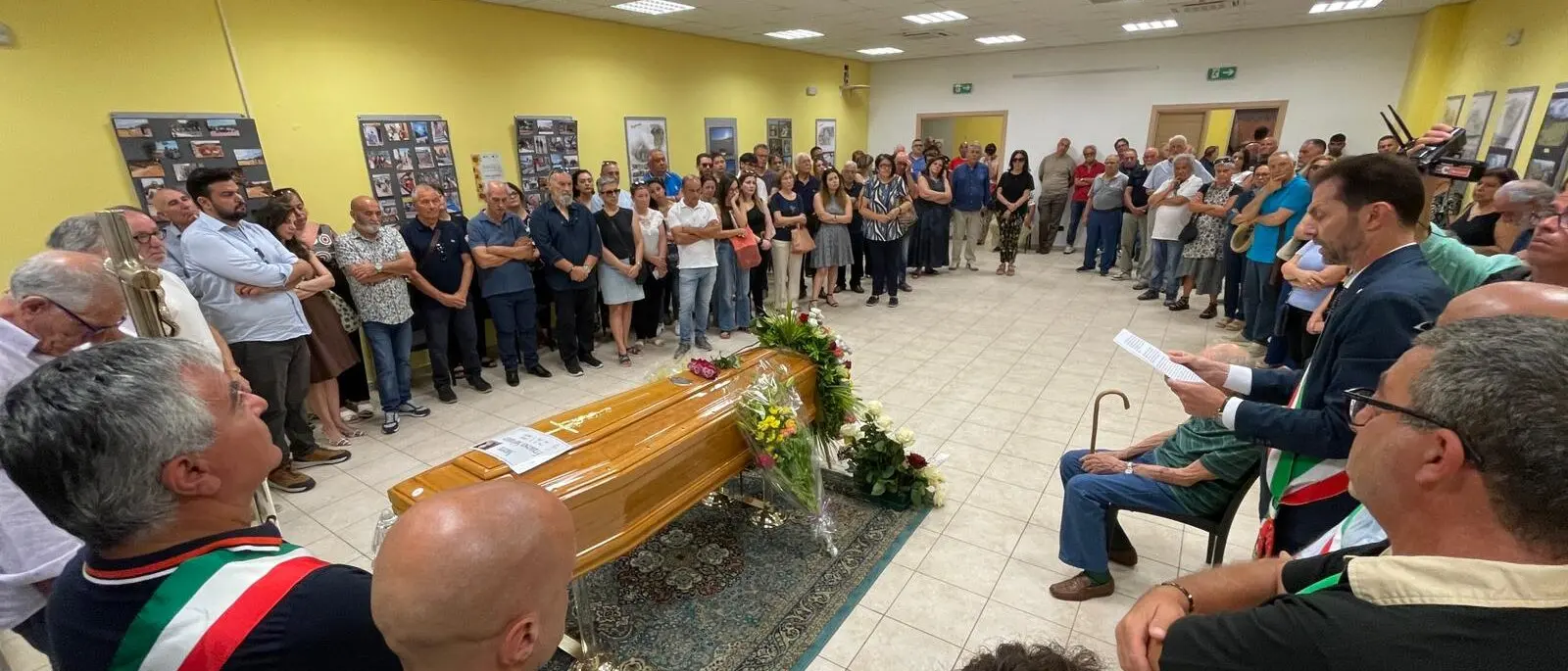 «Tra le nuvole e nel sole», l’ultimo saluto a Salvino Nucera: la Calabria grecanica piange il suo maestro più fedele