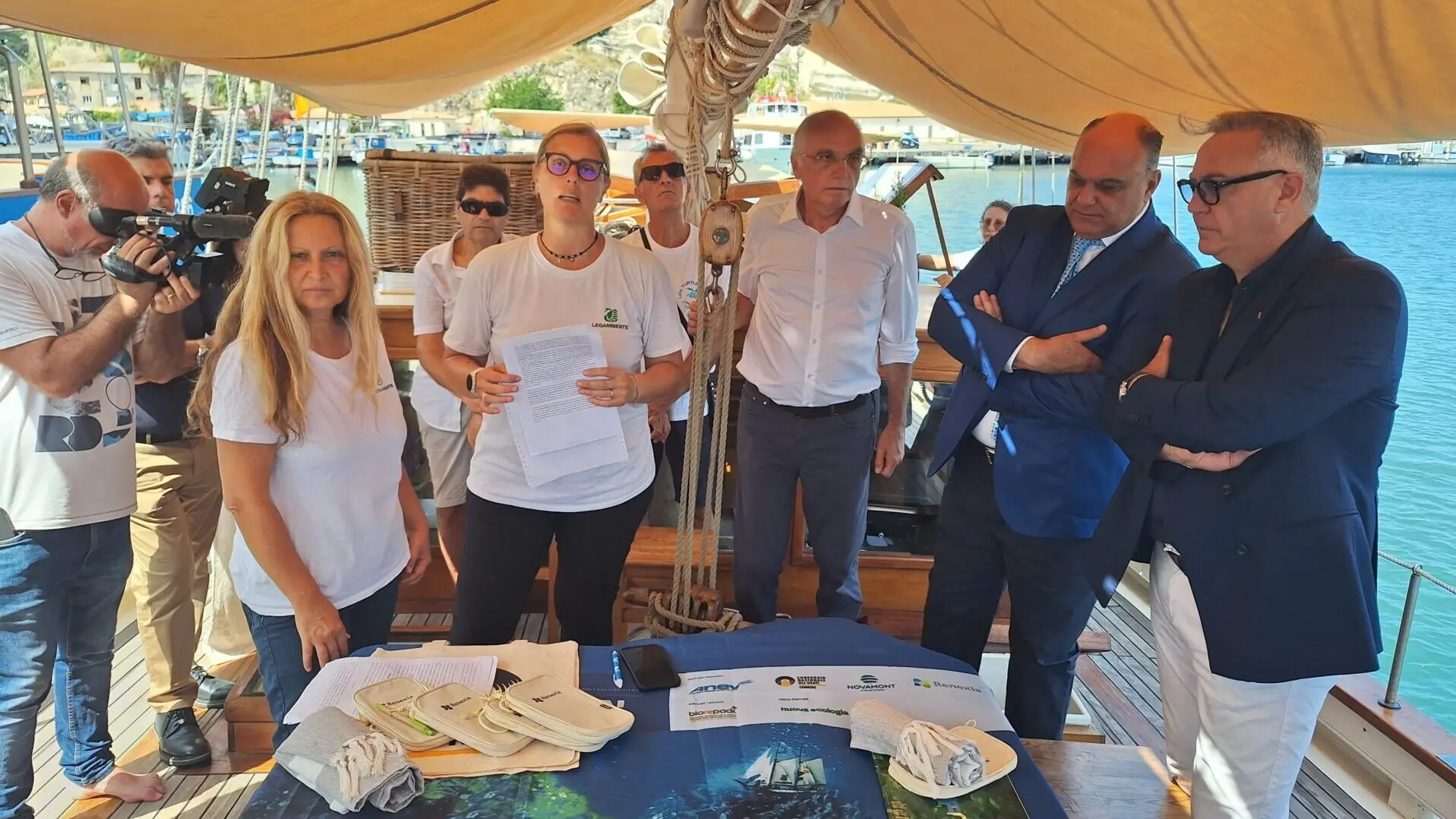 Il mare di Reggio bocciato da Goletta Verde, tutti i 6 punti monitorati oltre i limiti di legge: «eccessivo inquinamento fecale»