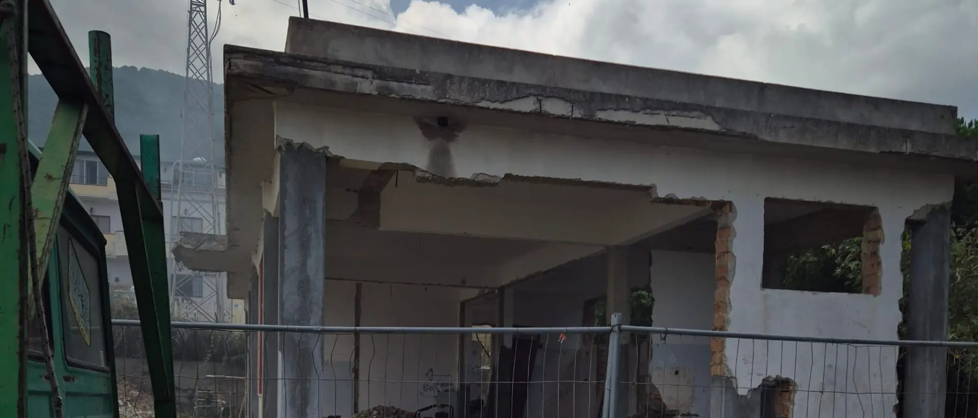 Scilla, ripartono i lavori agli spogliatoi del campo sportivo di Ieracari