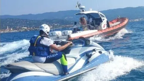 Reggio, controlli in mare di Polizia e Guardia Costiera