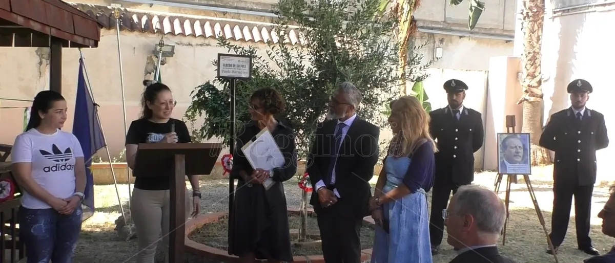 Reggio, il ricordo di Paolo Borsellino e della sua scorta ispira i detenuti del carcere di San Pietro: così la memoria diventa speranza - VIDEO