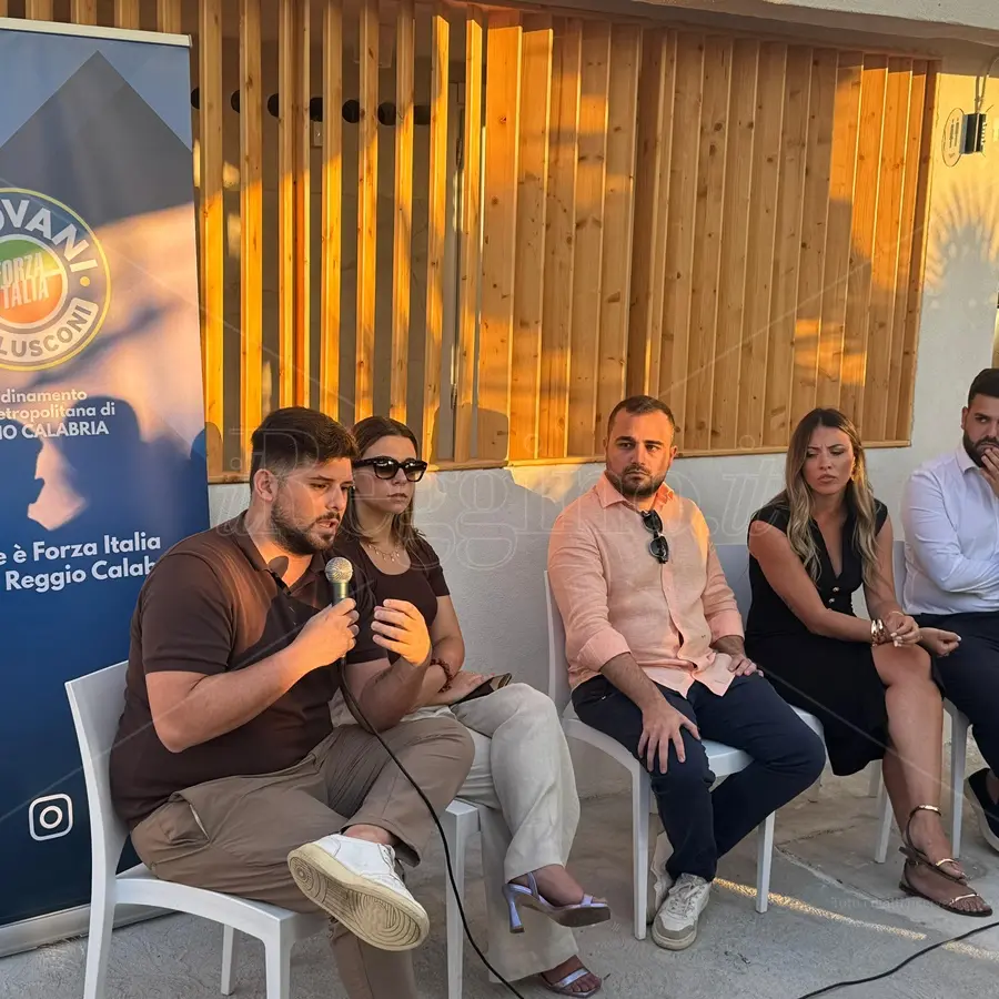 Punta Pellaro, Forza Italia Giovani: «Valorizzare, non vietare. Gli sport del vento motore di rilancio del turismo locale»