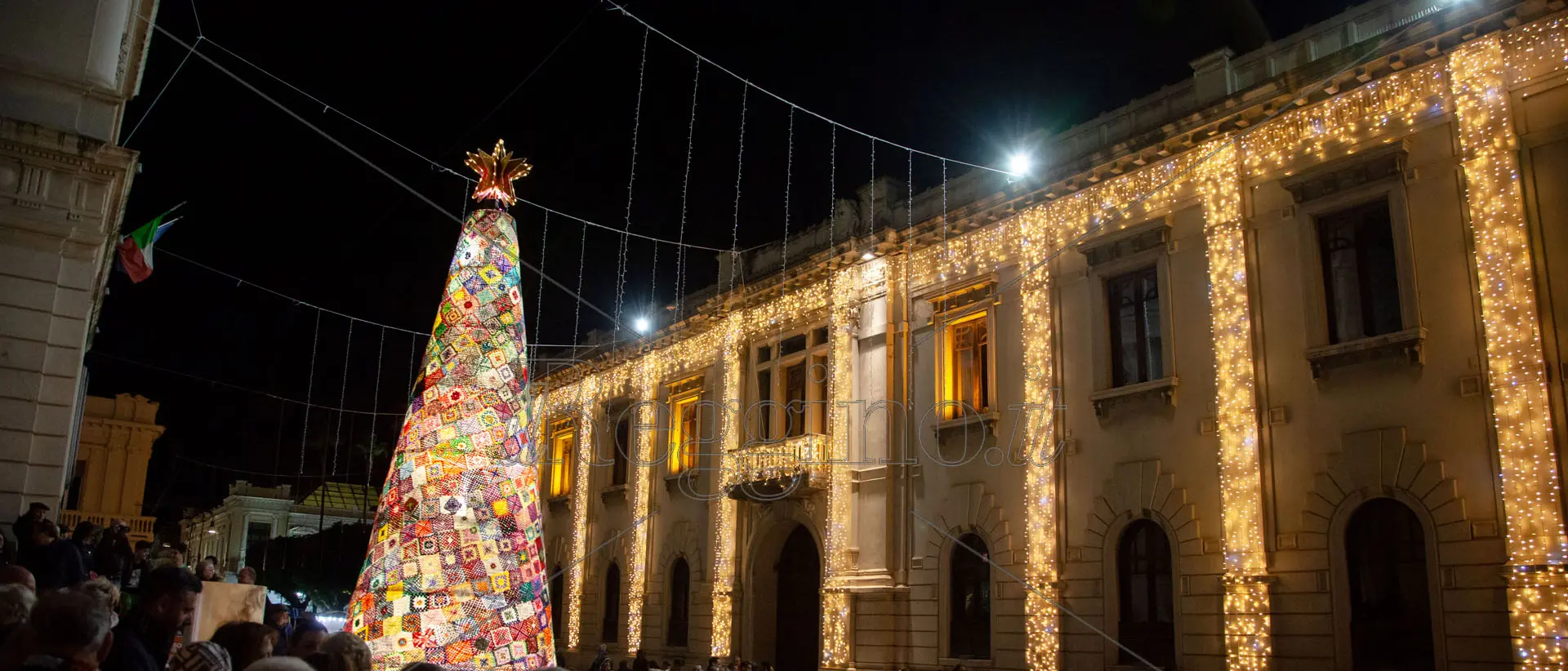 Reggio, luci sull'albero dell'AIL. Falcomata: «Simbolo di speranza»